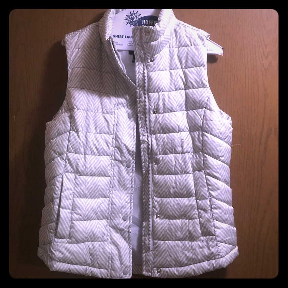 Gap puffer vest